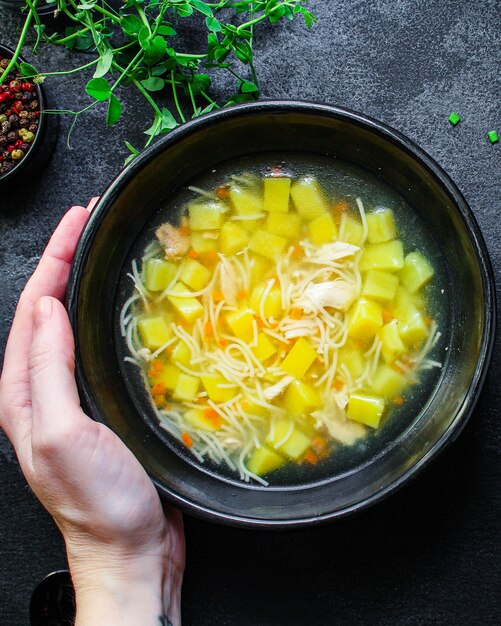 Sopa de frango com legumes