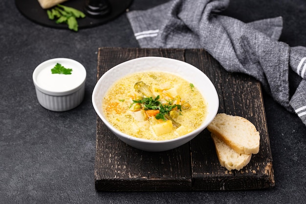 Sopa de legumes com batata e couve-flor