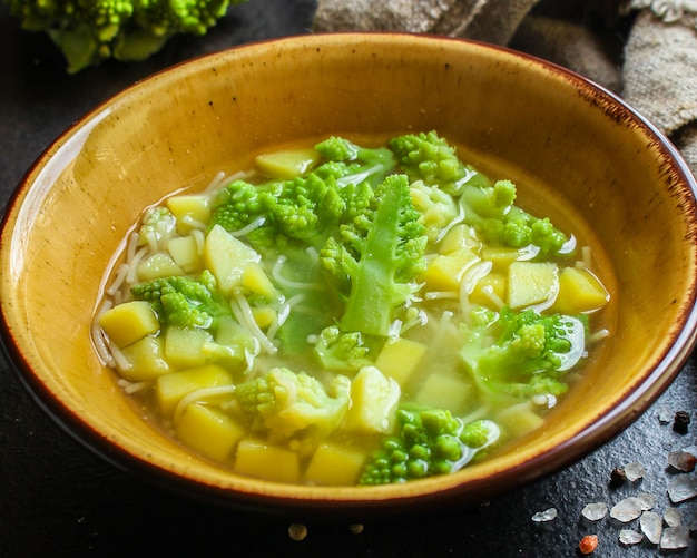 sopa de legumes couve-flor romanesco