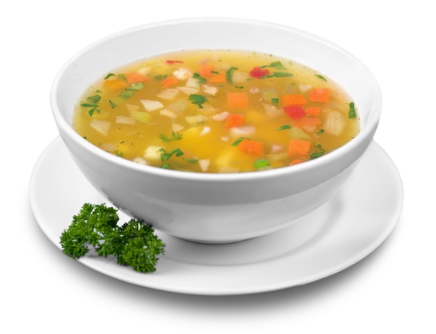 Foto sopa de legumes isolada em um fundo branco