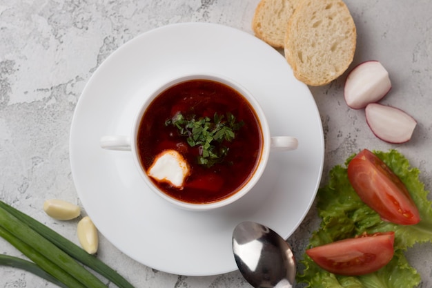 sopa de legumes vermelha russa tradicional borscht