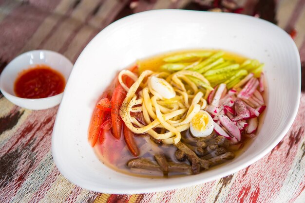 Sopa de macarrão com legumes