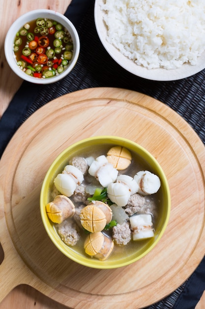 Sopa de porco com tofu