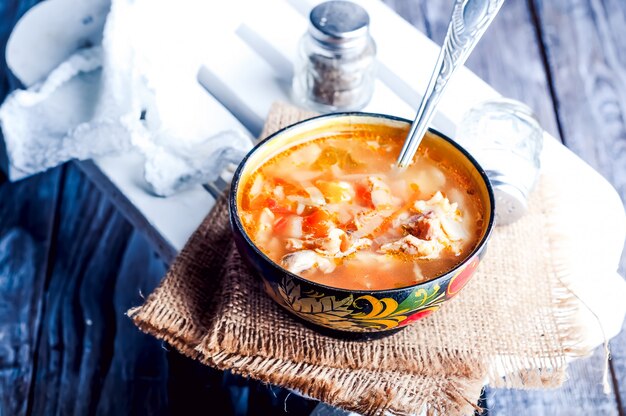 Sopa de repolho com creme azedo