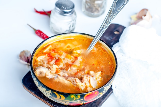 Sopa de repolho com creme azedo