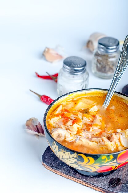 Sopa de repolho com creme azedo