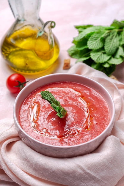 Sopa de tomate caseiro