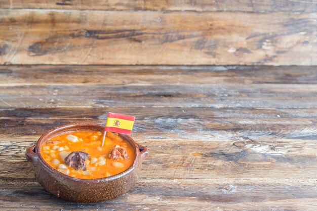 Sopa espanhola típica (potaje, cocido)