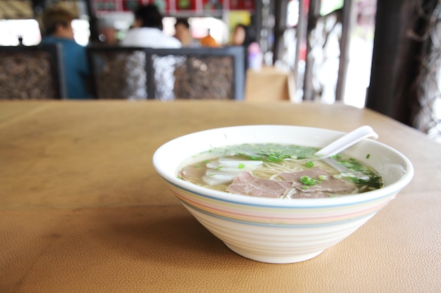 Sopa de fideos chinos