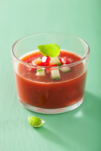 Sopa fría de gazpacho en vaso