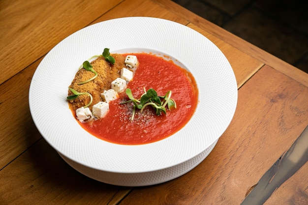 Sopa de gazpacho Sopa fría con tomate aceite de verduras