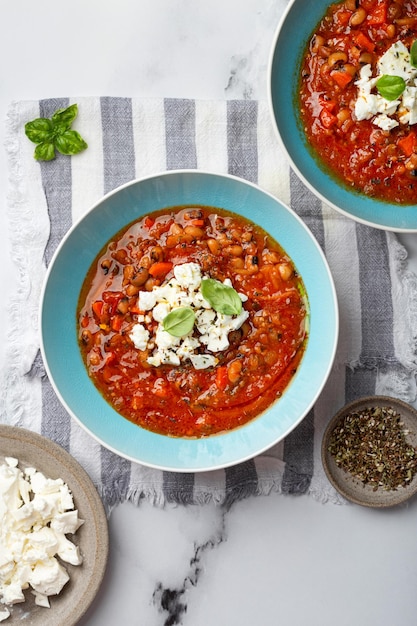 Sopa grega Fasolada com feijão branco e legumes