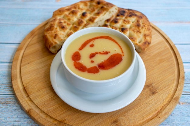 Sopa de lentejas rojas Cocina tradicional turca del Ramadán del Medio Oriente Comida vegana