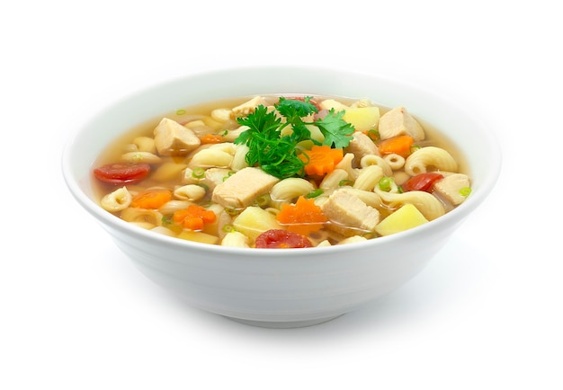 Sopa de macarrones con pollo