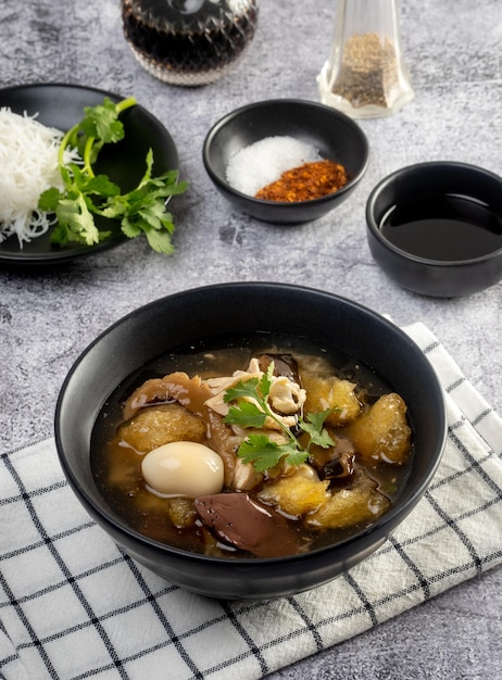 Foto sopa de masa de pescado o sopa china