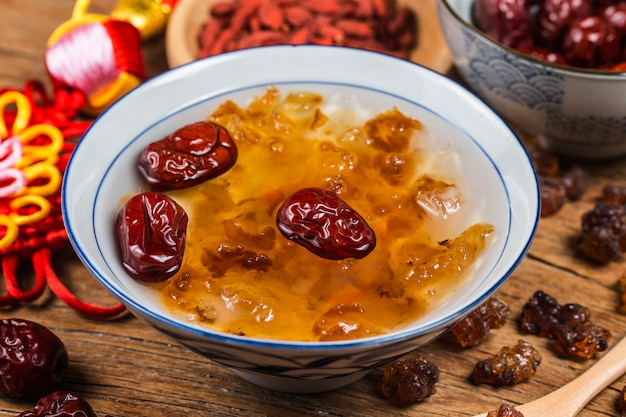 Sopa de melocotón y tremella