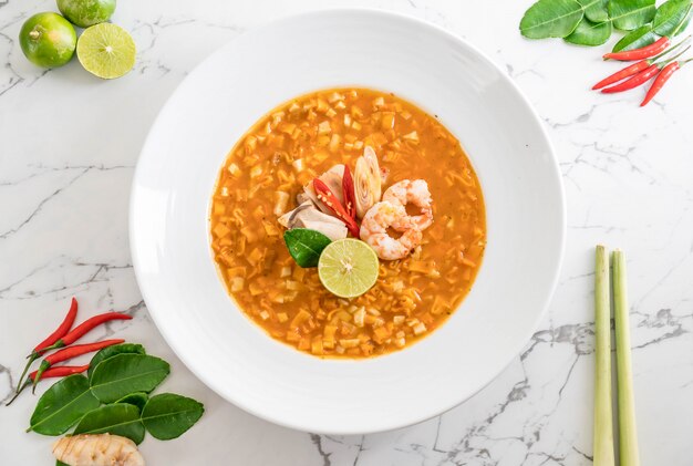 Sopa Picante De Fideos Con Camarones