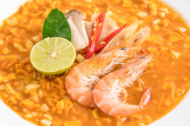 Sopa Picante De Fideos Con Camarones