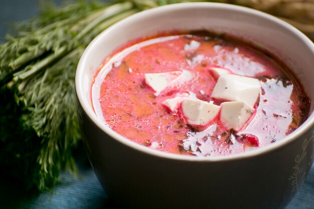 Sopa De Remolacha Con Hinojo