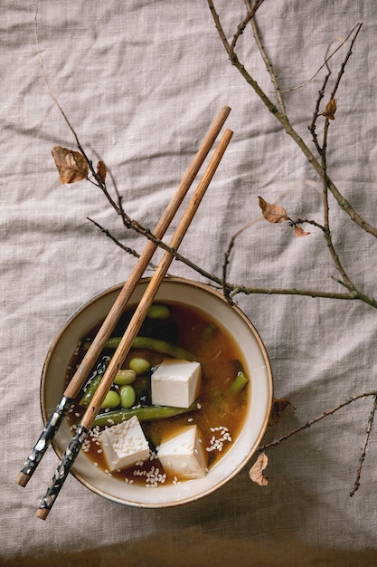 Sopa de tofu y miso