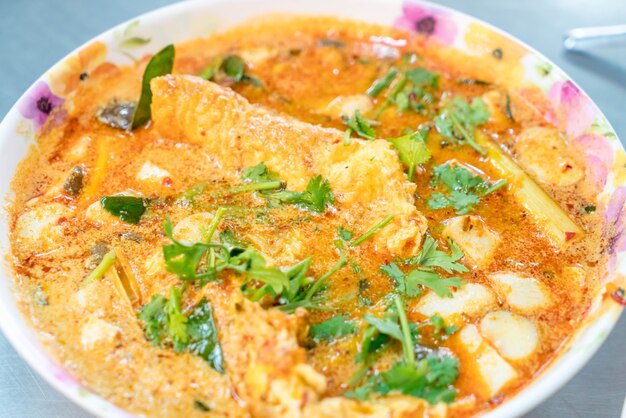 sopa de tortilla picante (tom yum)