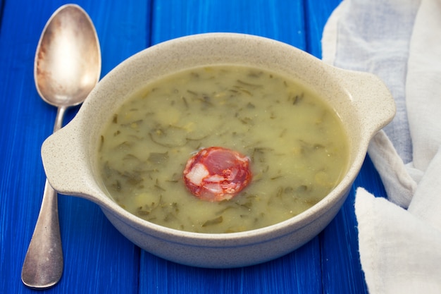 Foto sopa tradicional portuguesa caldo verde