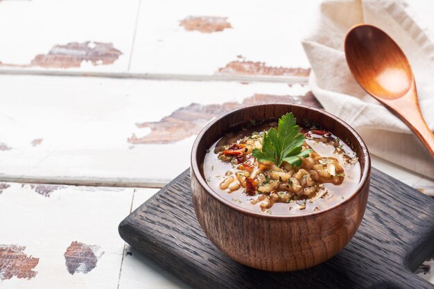 Sopa vegetariana con arroz y verduras