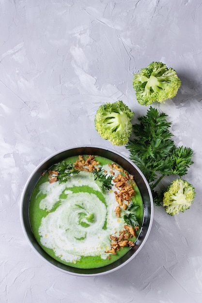 Foto sopa vegetariana de brócoli