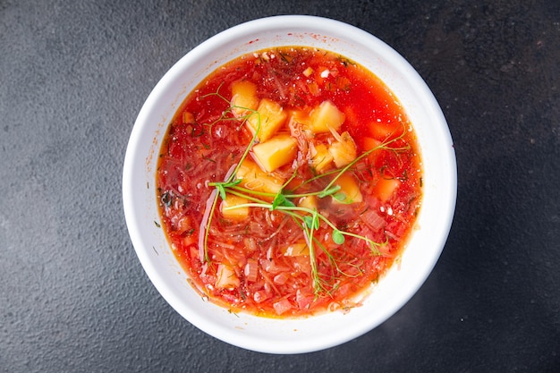 sopa vermelha borscht vegetal primeiro curso dietético refeição saudável comida dieta lanche na mesa