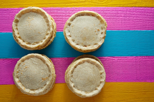 Sopes handgemachtes mexikanisches traditionelles lebensmittel