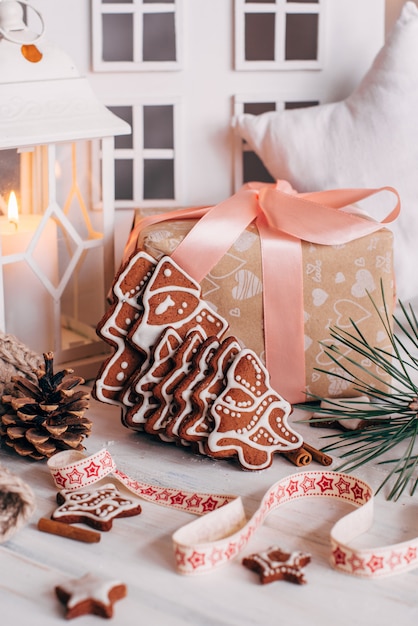 Soporte de pan de jengibre de Navidad en forma de árboles de Navidad