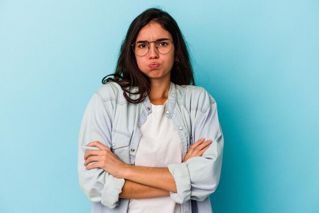 Sopra as bochechas tem expressão cansada Conceito de expressão facial