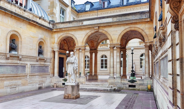 Sorbona o Universidad de París en París, Francia.