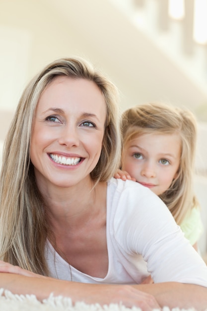 Sorrindo, mãe filha, ligado, a, chão