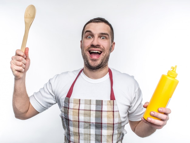 Sorrir homem quer cozinhar algo