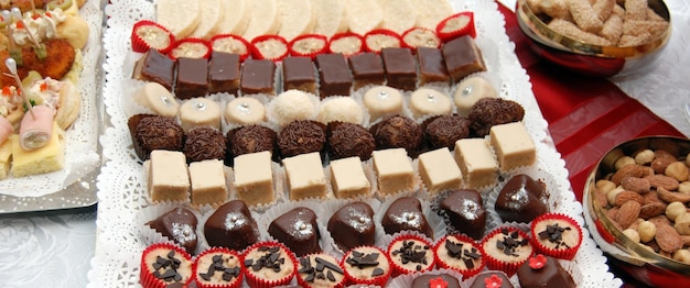 Sortiment von Schokoladenpralin-Süßigkeiten
