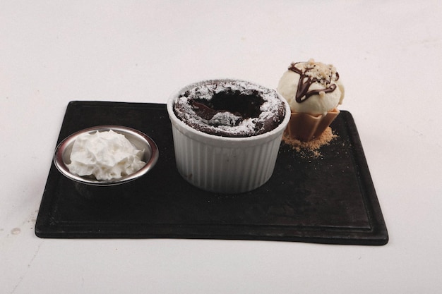 Soufflé de chocolate con helado