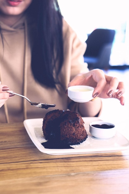 Soufflé de chocolate con helado