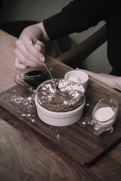 Soufflé de chocolate con helado