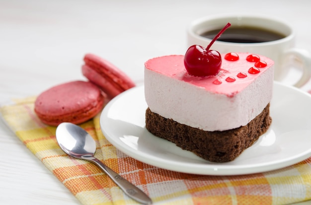 Souffle Kuchen mit einer Tasse Kaffee