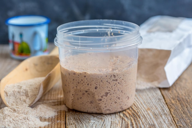 Sourdough de centeio para assar pão caseiro