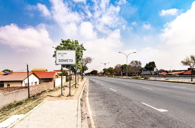 Soweto Townships Ortsschild in Johannesburg Südafrika