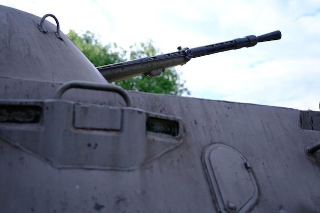 Sowjetischer BTR-Panzerwagen mit Boden im Museum für gepanzerte Fahrzeuge