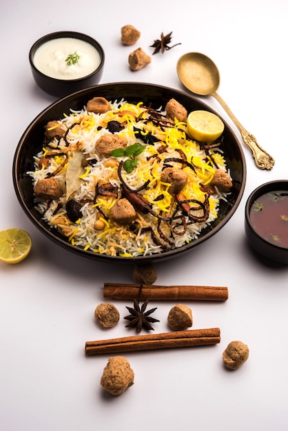 Soybean Biryani. Arroz Basmati cozido com Soyabean ou Pedaços de Soja e especiarias, também chamado de Pulao ou Pilaf na Índia