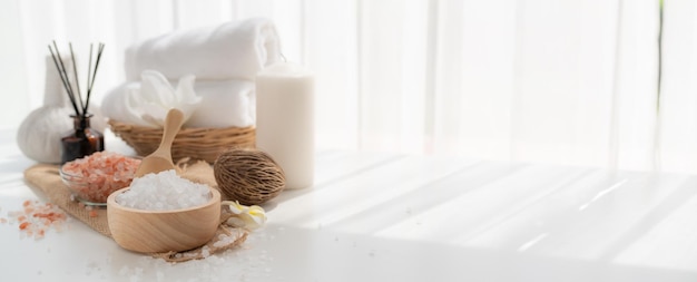 Spa-Accessoire-Komposition im Beauty-Wellness-Center des Day-Spa-Hotels
