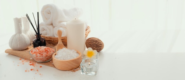 Spa-Accessoire-Komposition im Beauty-Wellness-Center des Day-Spa-Hotels
