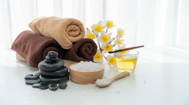 Spa-Accessoire-Komposition im Beauty-Wellness-Center des Day-Spa-Hotels