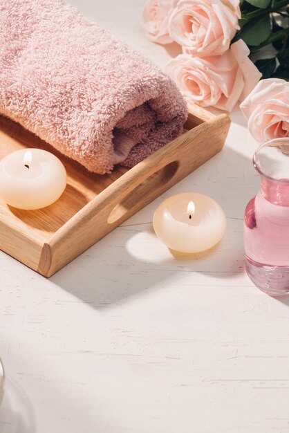 Spa y aromaterapia Flor de rosa y aceite esencial