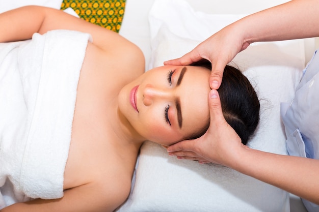 Spa corporal y facial para una salud en el salón