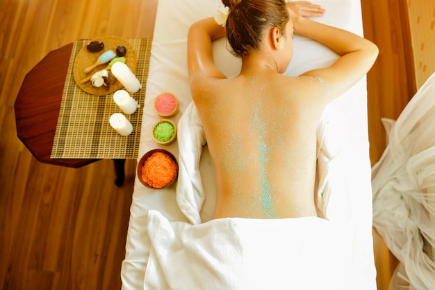 Spa-Körpermassage Haut Körperbehandlung Entspannung Geist Heilung Ruhe Massage mit duftendem Öl Thai-Massage Gesundheitsmassage